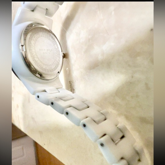 AKRIBOS XXIV CERAMIC WHITE MOTHER OF PEARL DIAL LADIES WATCH - Picture 5 of 10